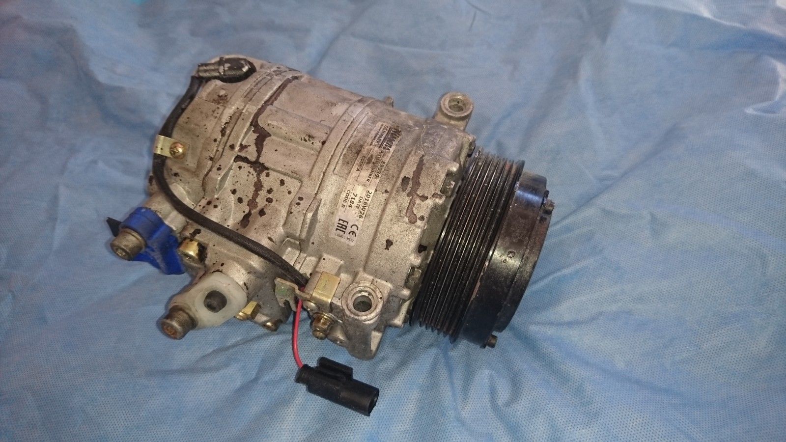 Снятый компрессор кондиционера