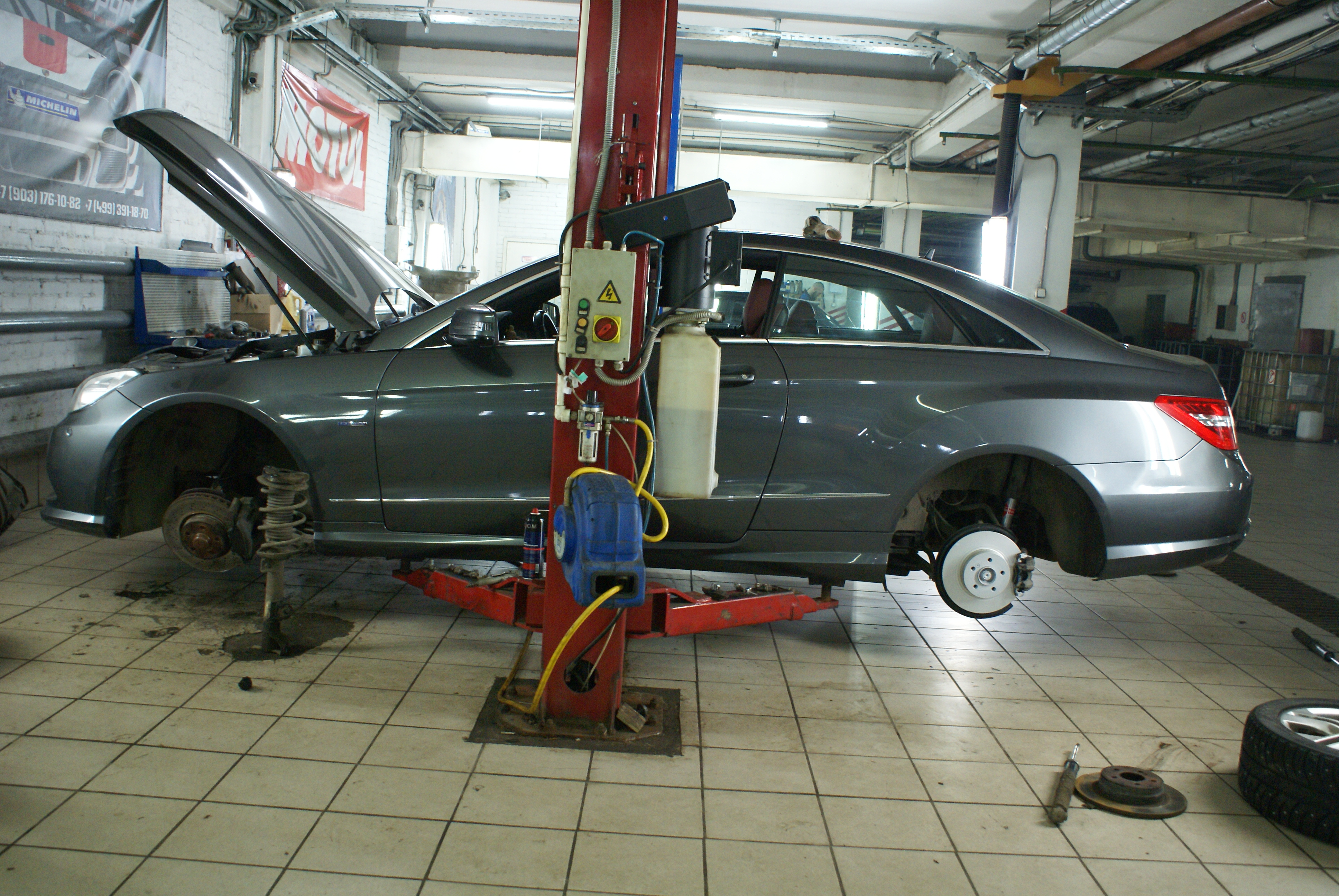 Мерседес купэ на подъемнкие