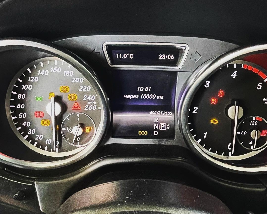 приборная панель мерседес