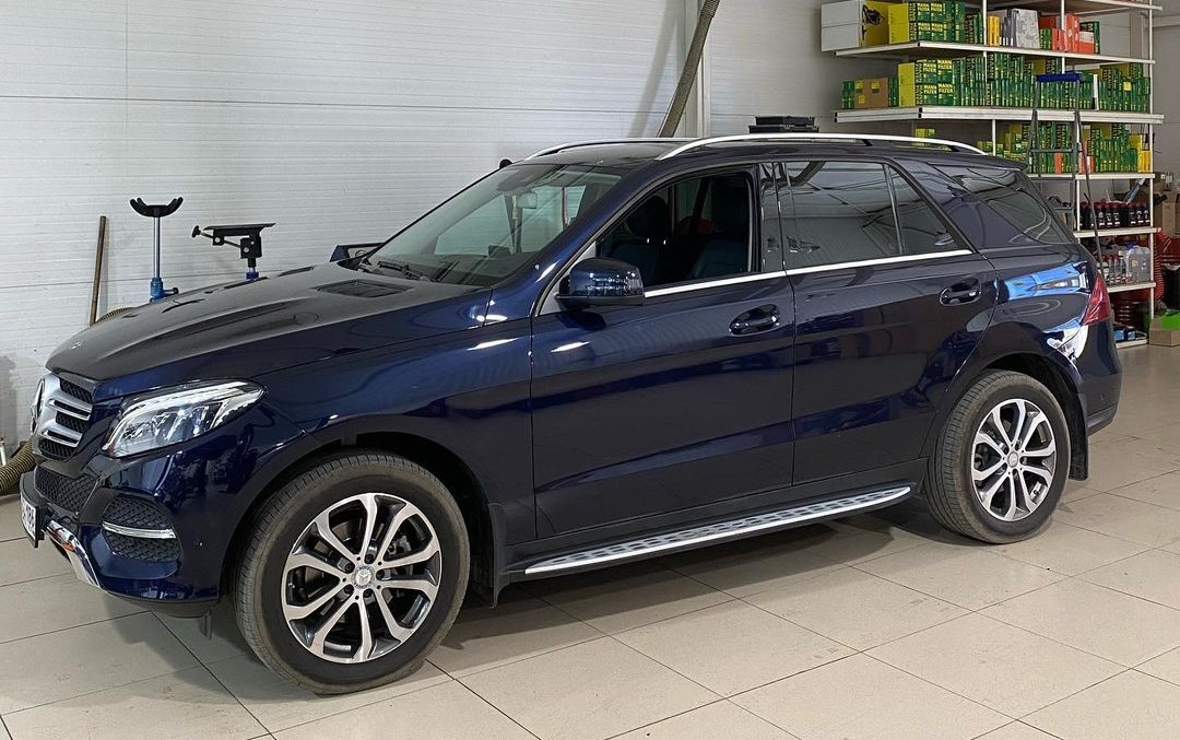 мерседес в автосервисе