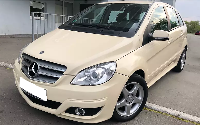 Мерседес на улице