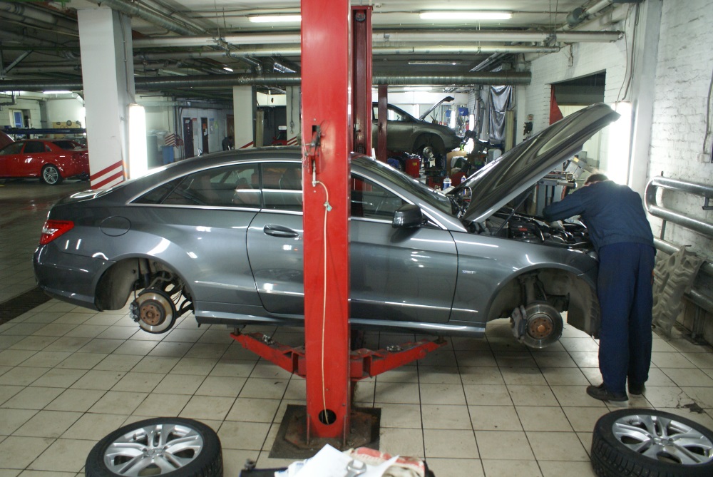 Е-класс купэ на подъемнике