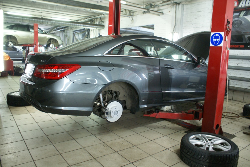 новый тормозной диск на Мерседесе