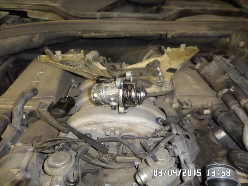 термостат на двигателе