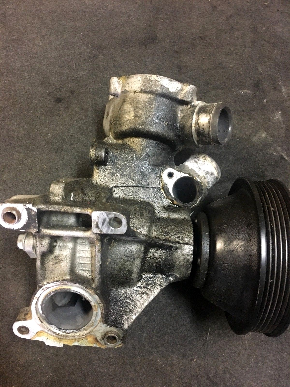 водяной насос Мерседес