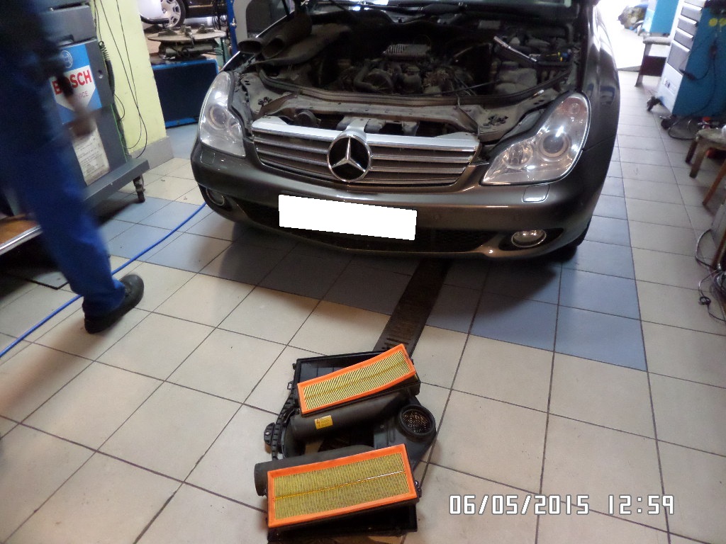 воздушный фильтр на полу