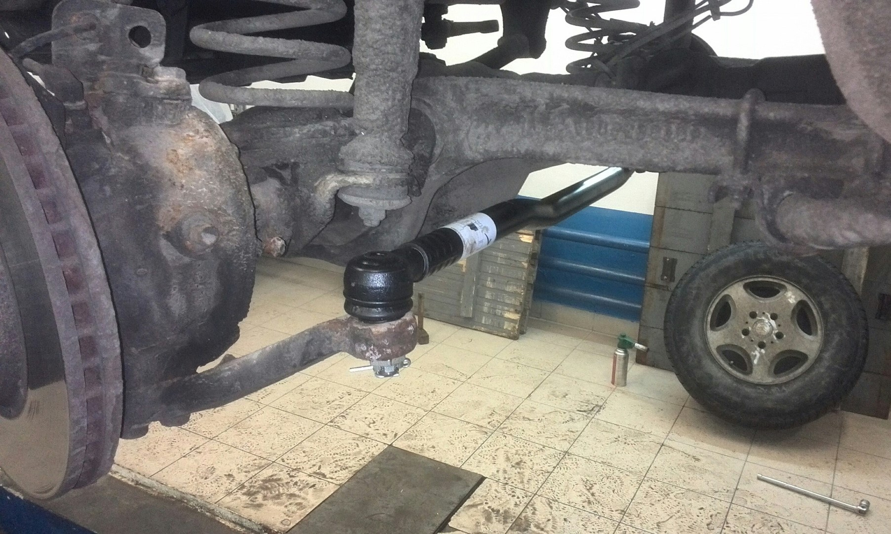 замена рулевой тяги