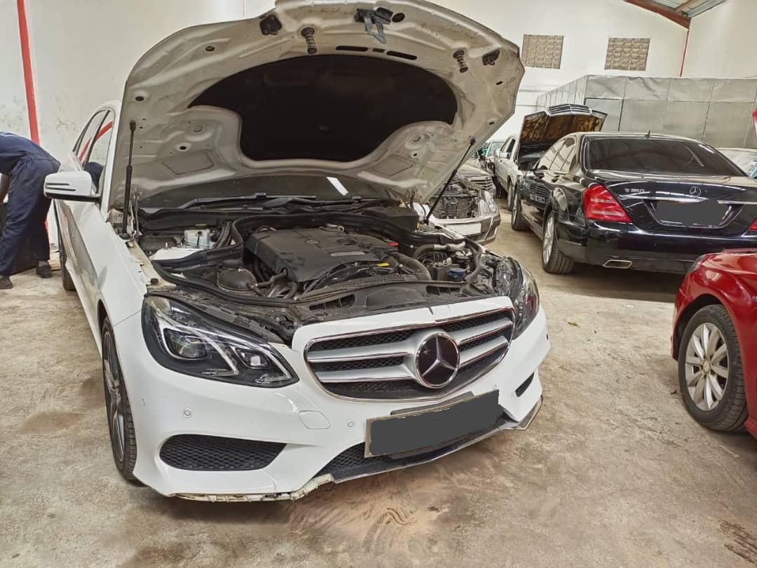 Мерседес W212 в автосервисе