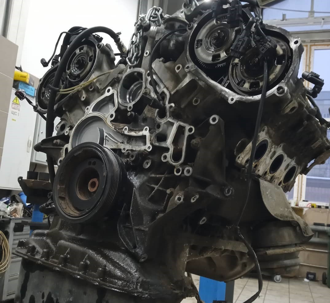 снятый мотор мерседес