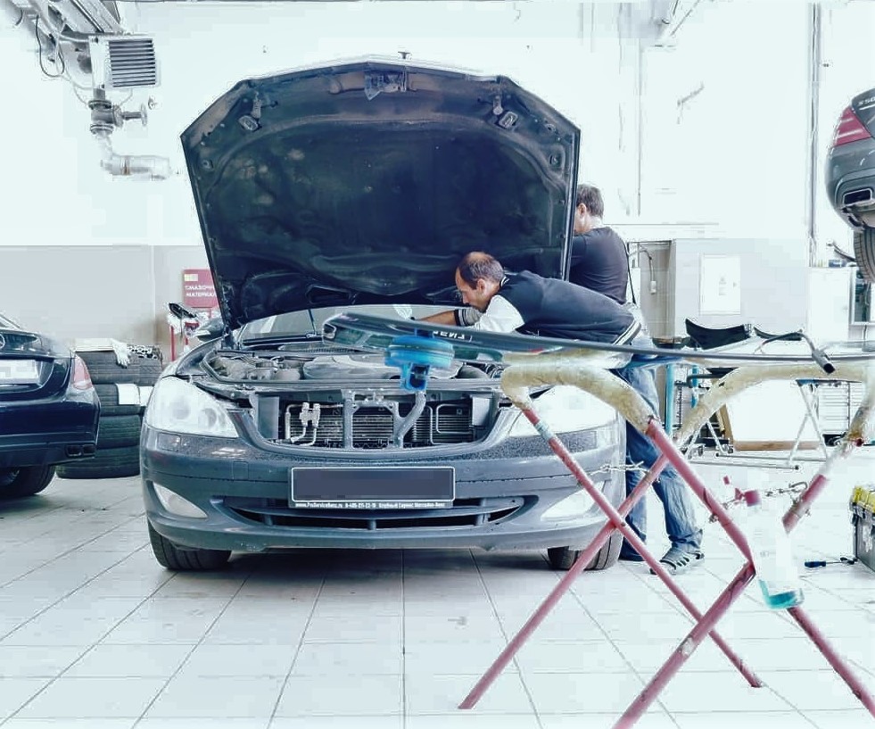 Замена лобового стекла Мерседес