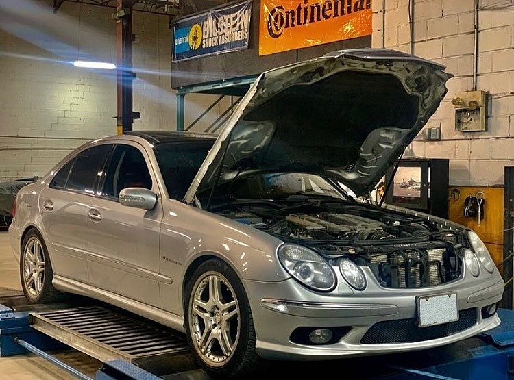 Мерседес W211 в автосервисе