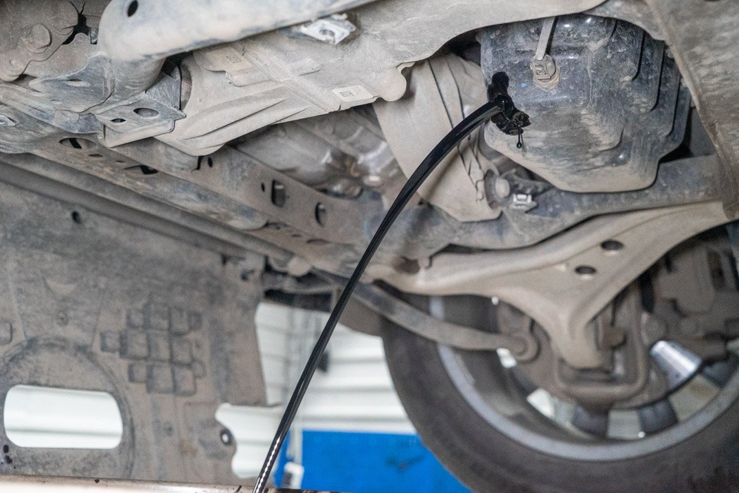 Слив моторного масла