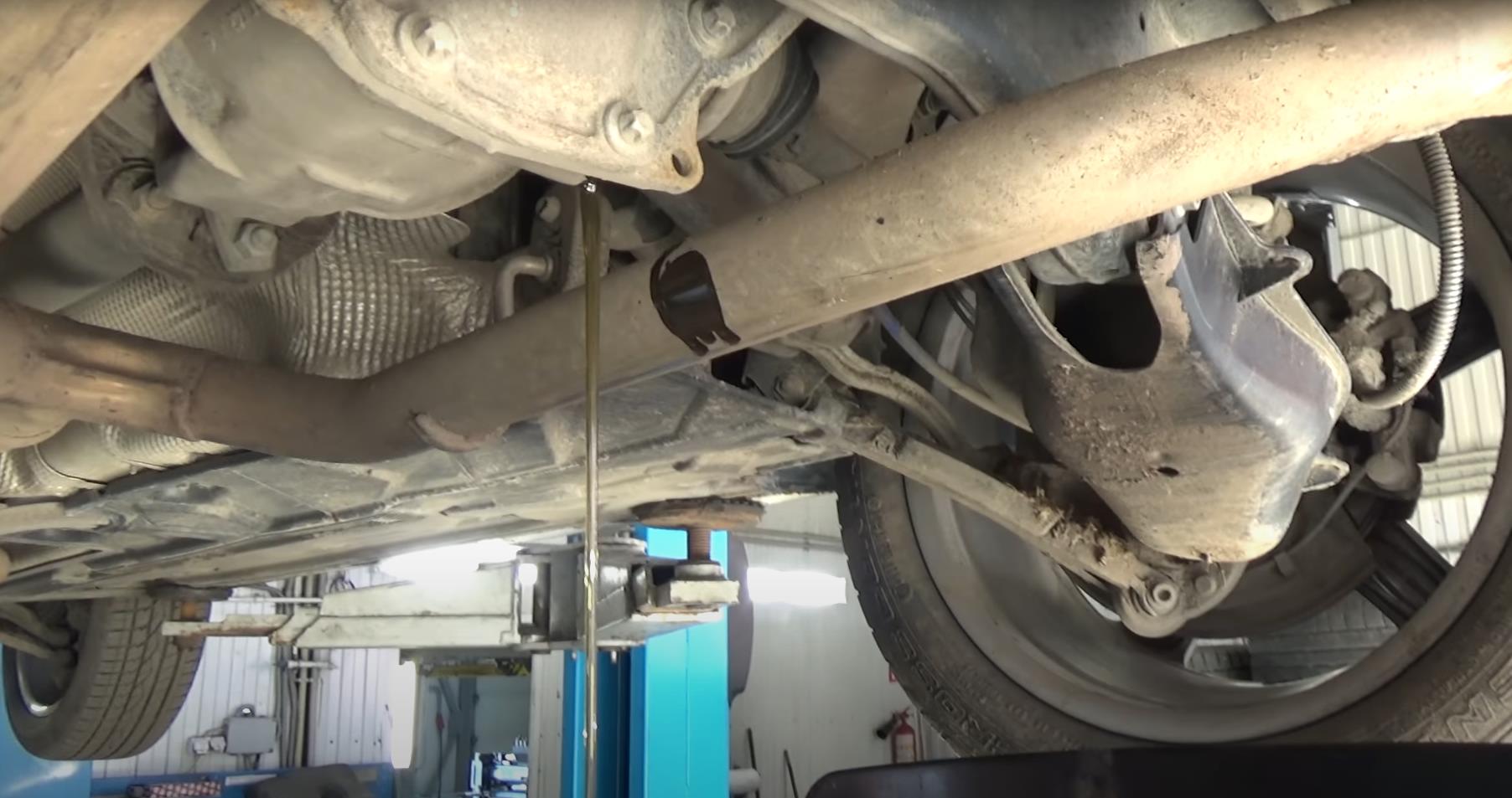 слив масла из редуктора Мерседес