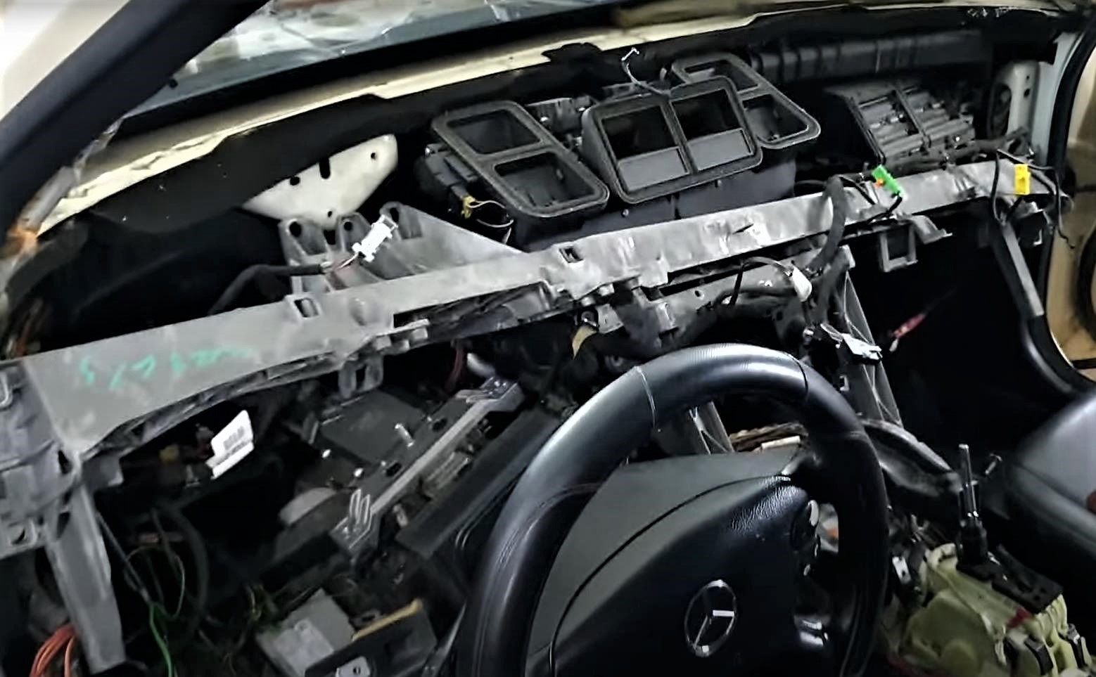 Замена радиатора печки Мерседес