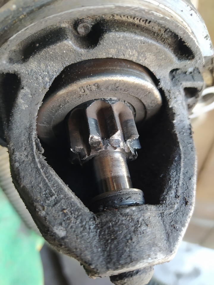 Изношенная шестерня стартера