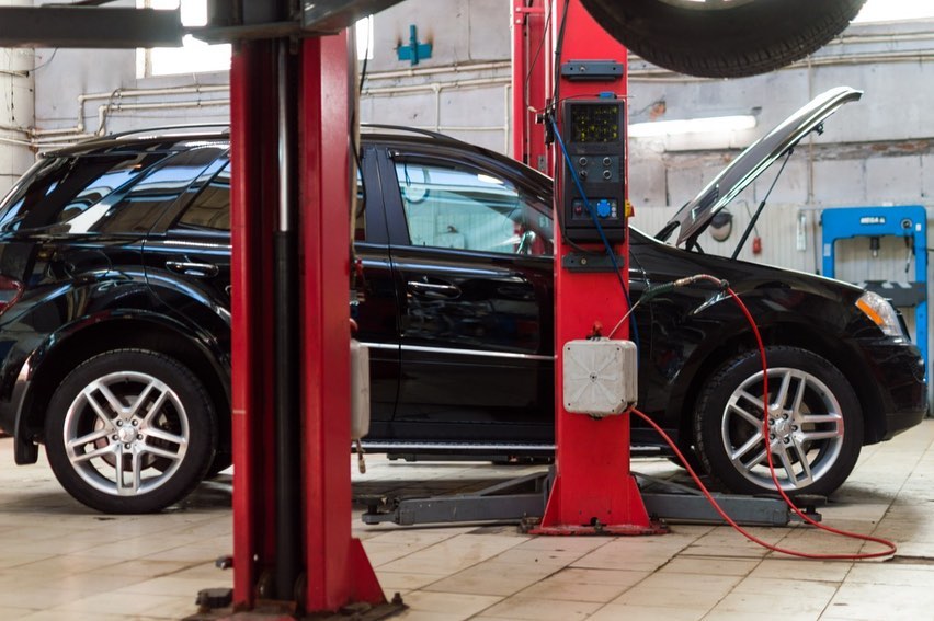 Мерседес W164 в автосервисе