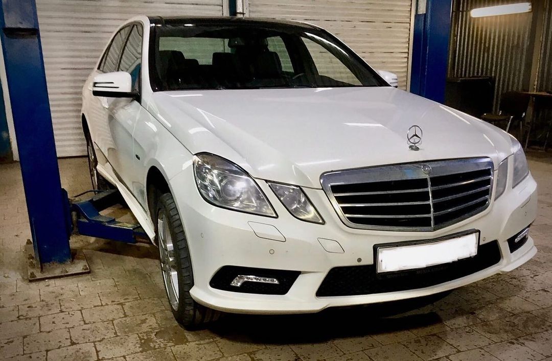 Мерседес W212 в автосервисе