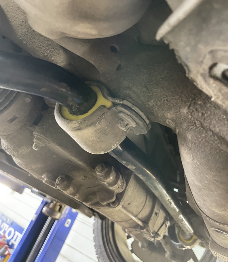 Замена втулок стабилизатора Мерседес