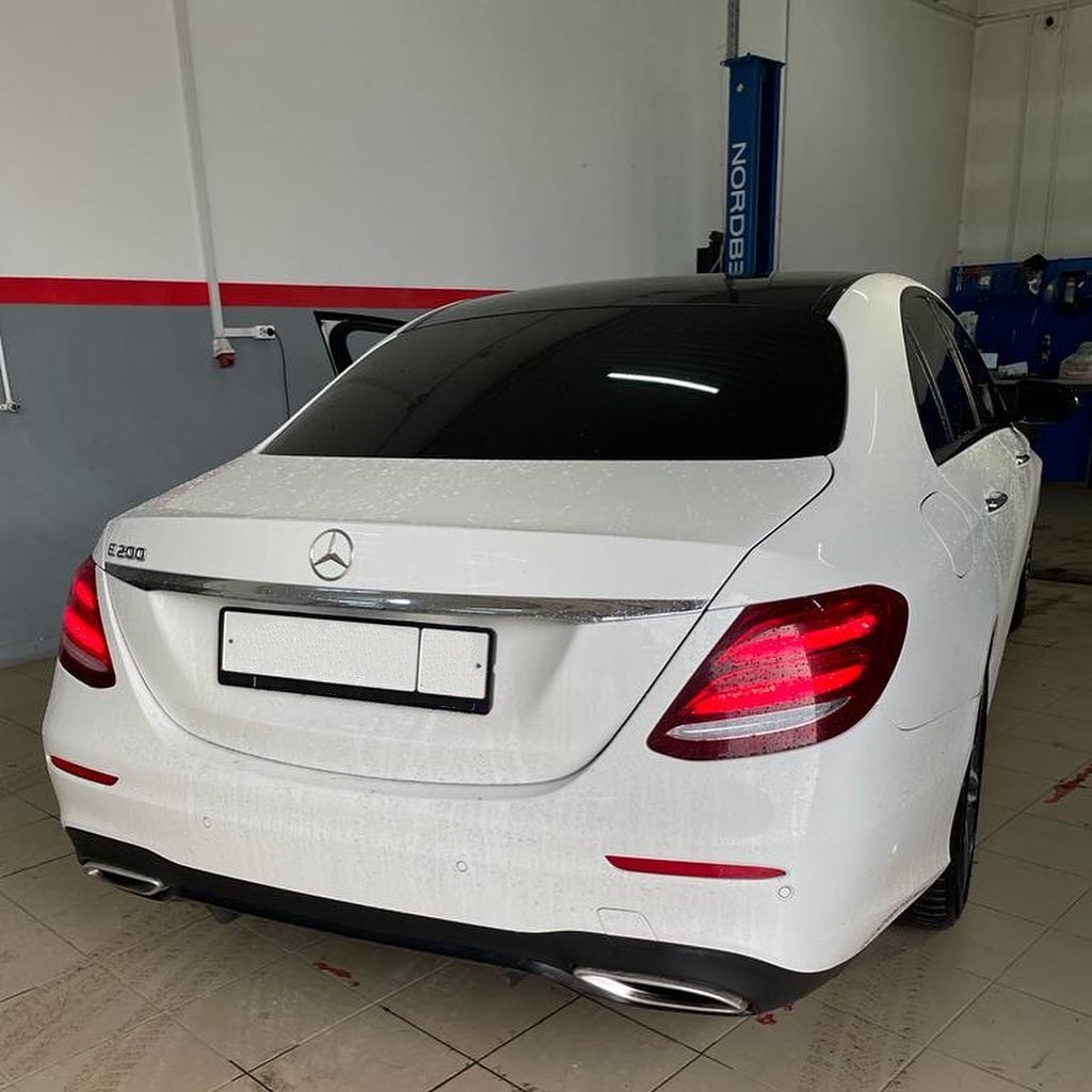 Мерседес Е 200 в автотехцентре