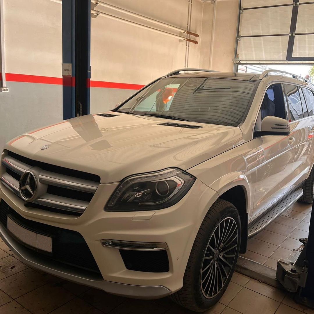 Мерседес GL 350 в автотехцентре