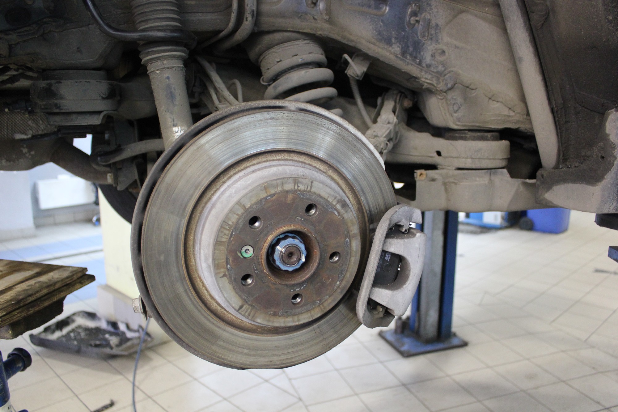 тормозной диск с суппортом