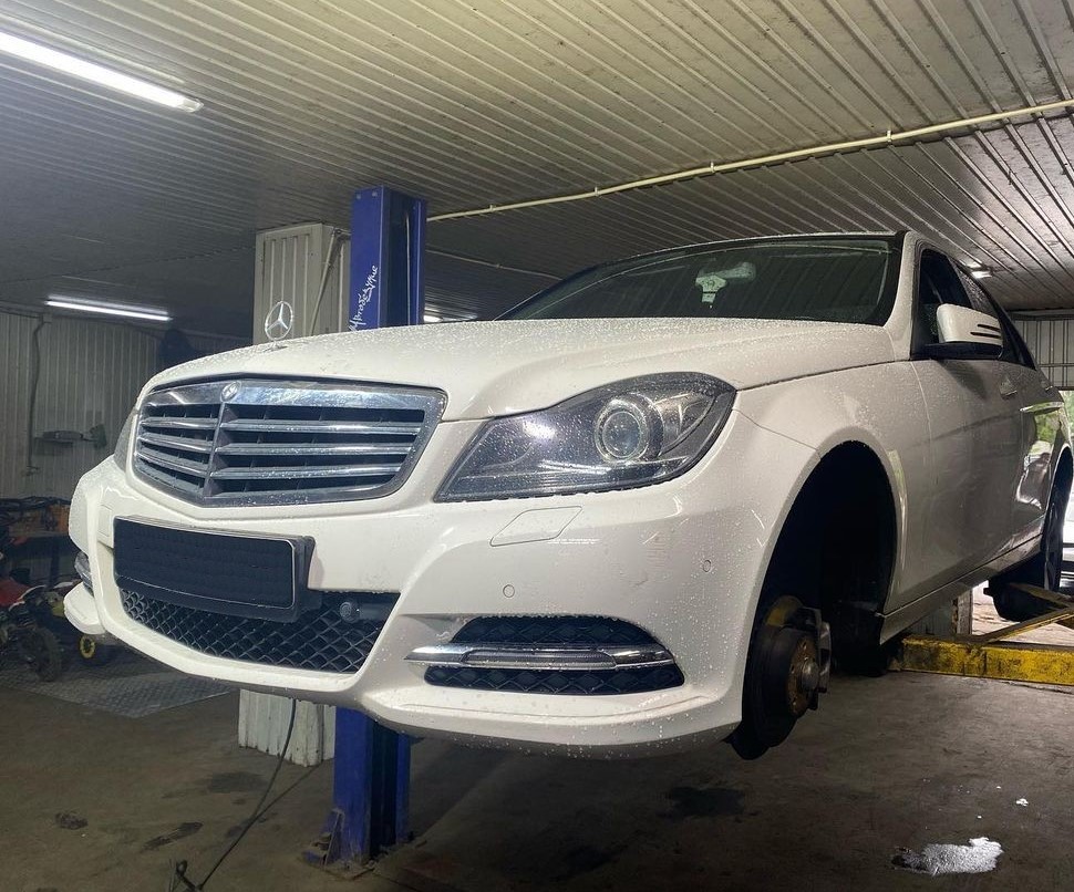 с класс в сервисе на подъемнике