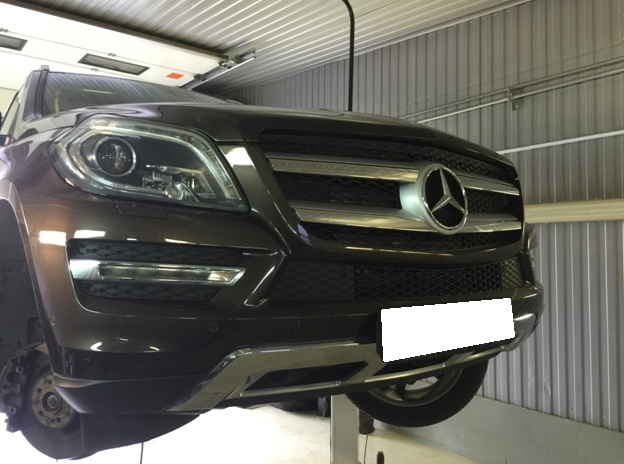 Мерседес на подъемнкие