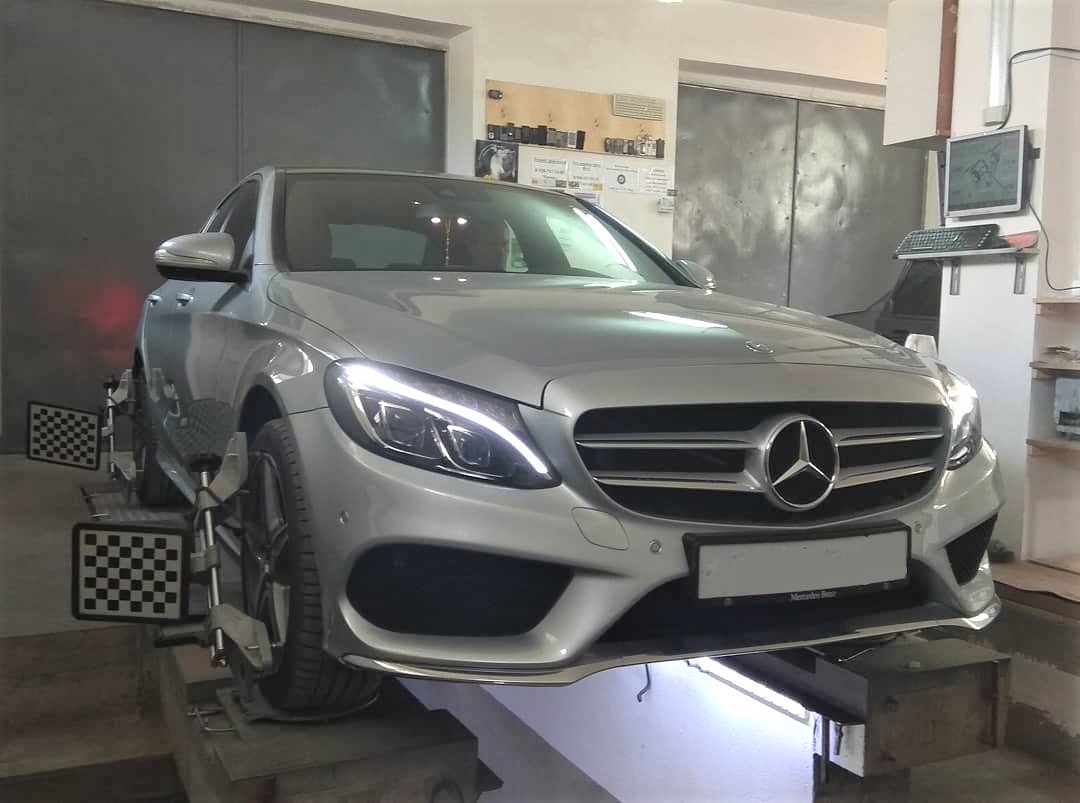 мерседес в автосервисе