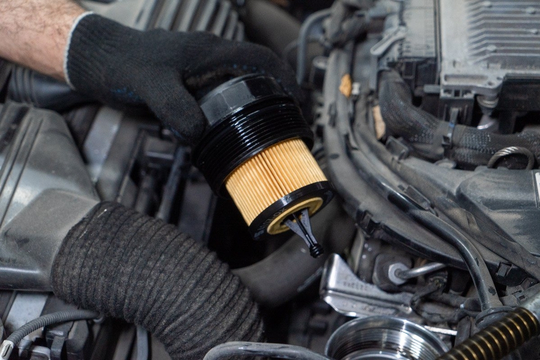 Замена масляного фильтра на дизеле Мерседес